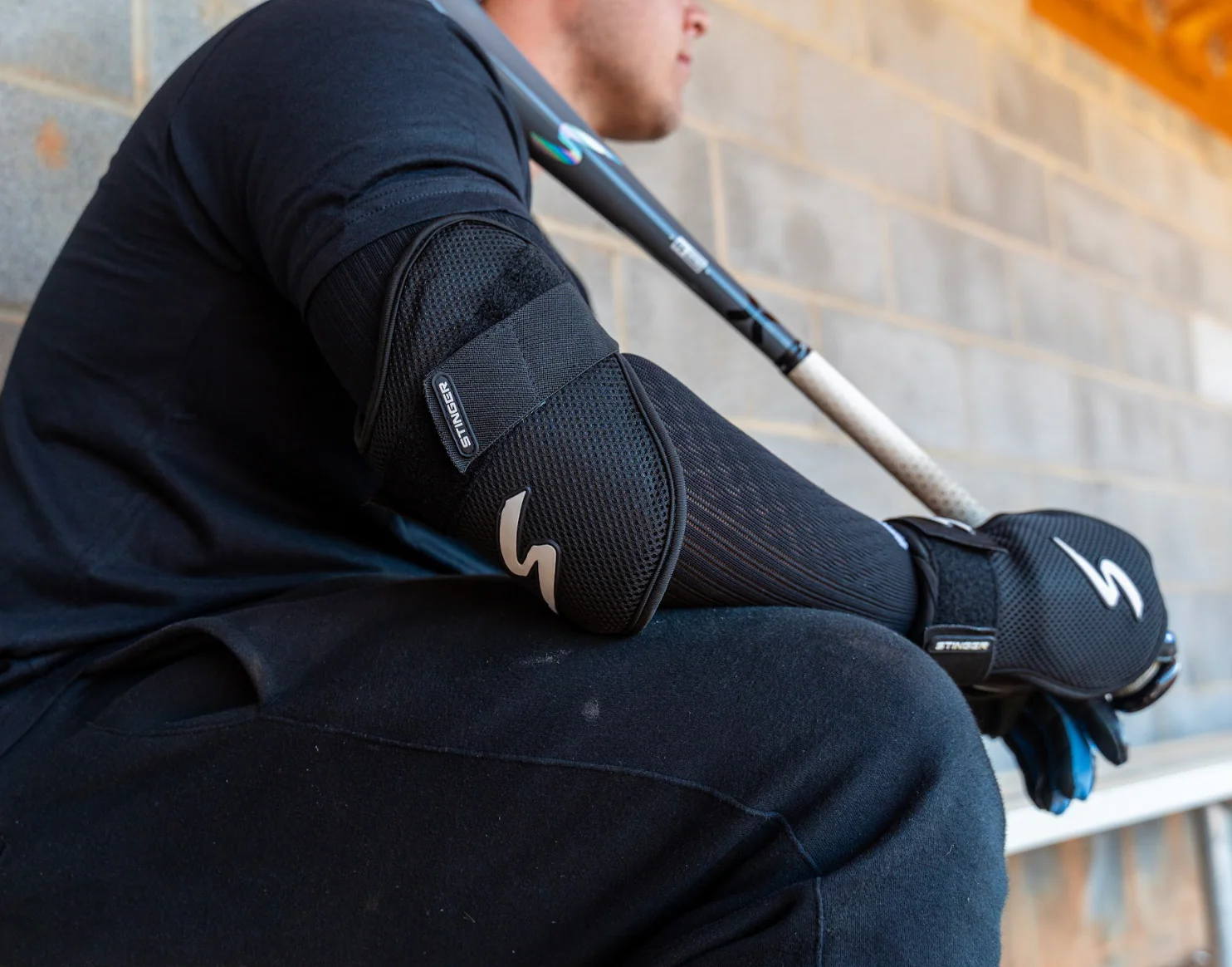 STINGER Select Elbow Guard - BLACK - Image 6